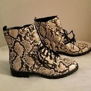 NWOT Express combat boots